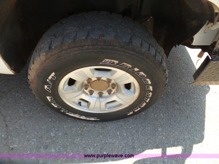 image for item K7023 2010 Chevrolet Silverado 2500HD LT Ext. Cab pickup truck