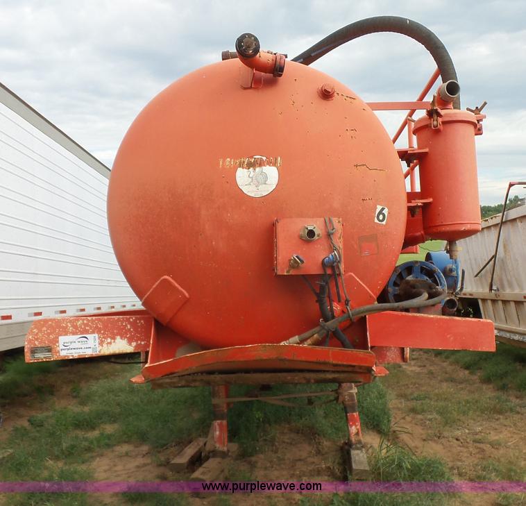 image for item K7024 2002 Dragon 6510GW vacuum trailer