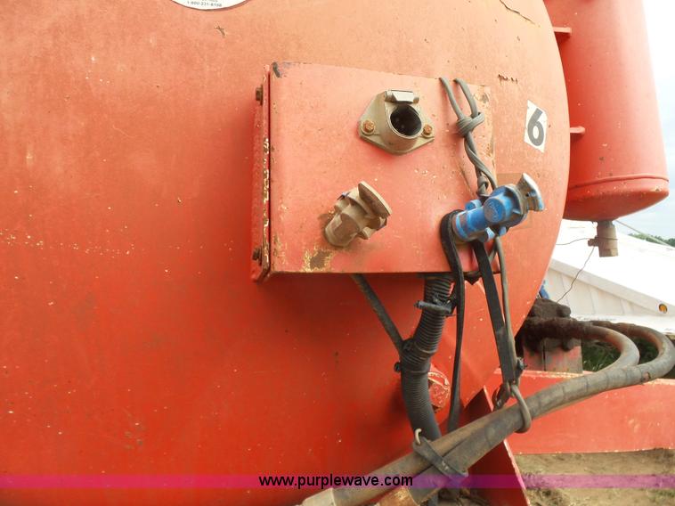 image for item K7024 2002 Dragon 6510GW vacuum trailer