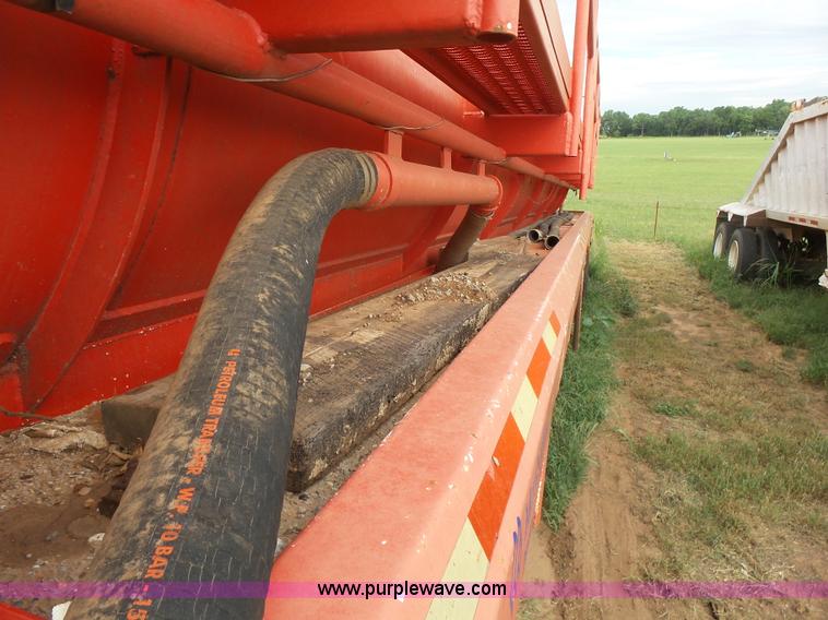 image for item K7024 2002 Dragon 6510GW vacuum trailer