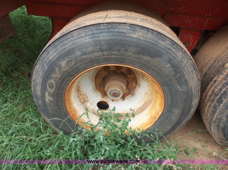 image for item K7024 2002 Dragon 6510GW vacuum trailer