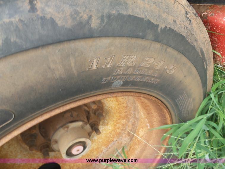 image for item K7024 2002 Dragon 6510GW vacuum trailer