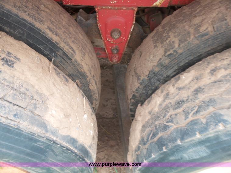 image for item K7024 2002 Dragon 6510GW vacuum trailer