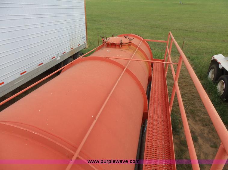 image for item K7024 2002 Dragon 6510GW vacuum trailer