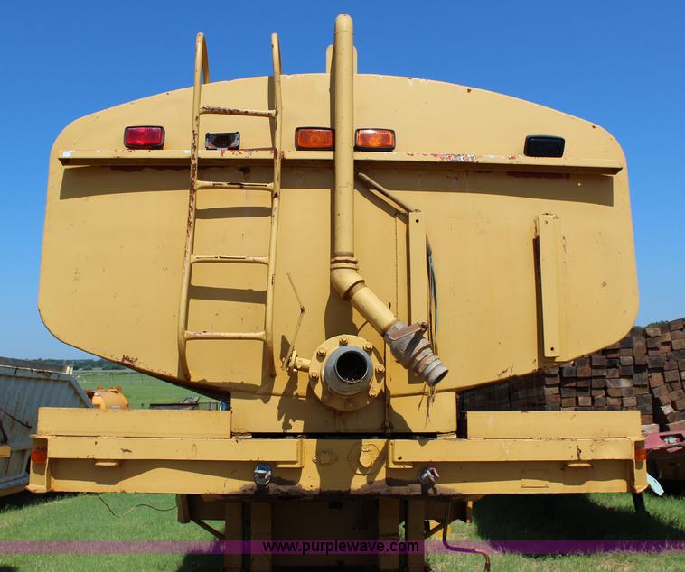 image for item K7028 1989 shop built trailer