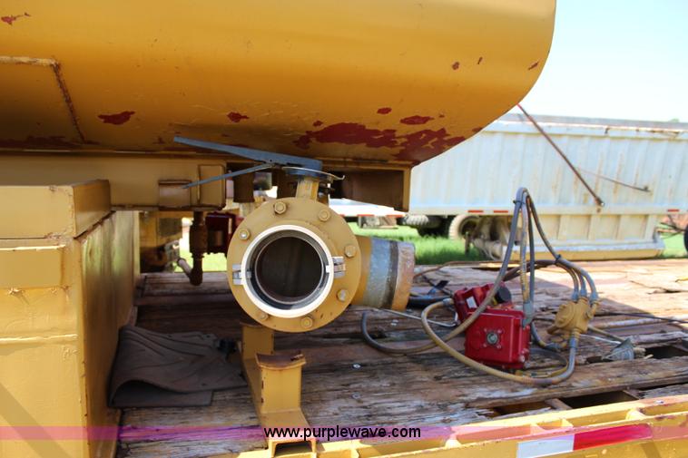 image for item K7028 1989 shop built trailer