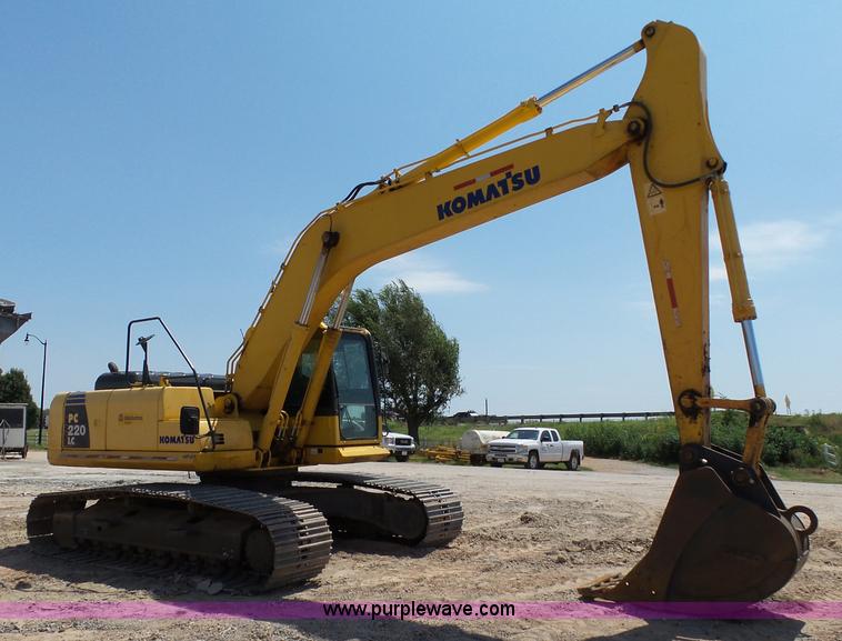 image for item K7030 2011 Komatsu PC220LC-8 excavator