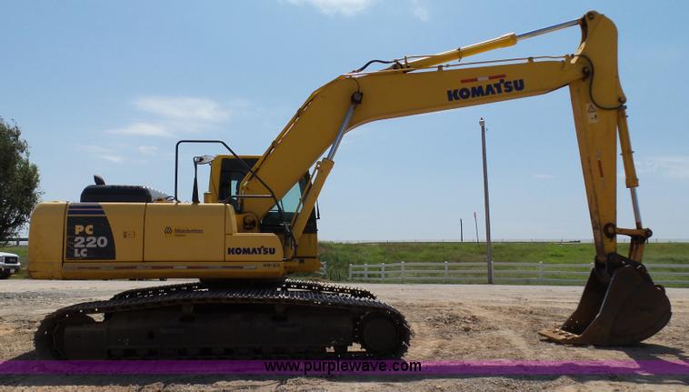 image for item K7030 2011 Komatsu PC220LC-8 excavator