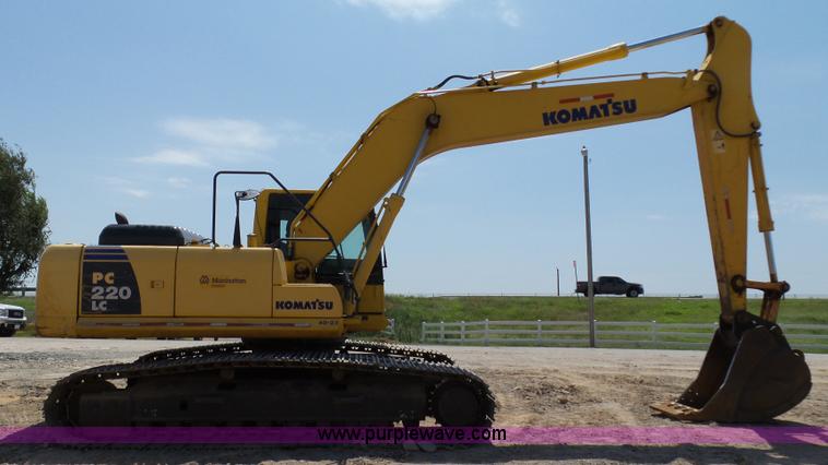 image for item K7030 2011 Komatsu PC220LC-8 excavator
