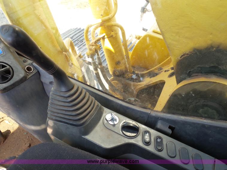 image for item K7030 2011 Komatsu PC220LC-8 excavator