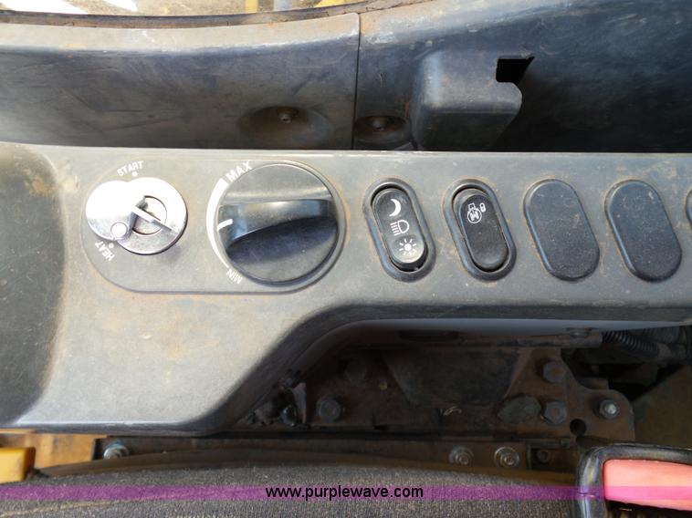 image for item K7030 2011 Komatsu PC220LC-8 excavator