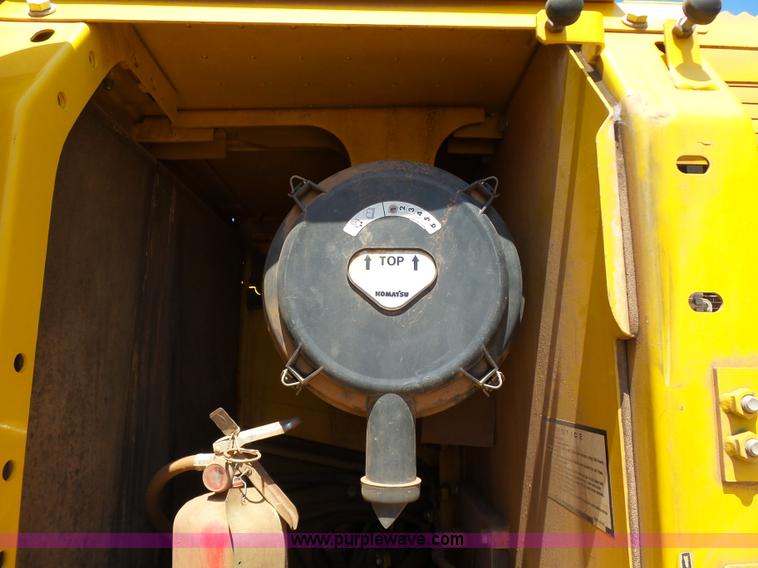 image for item K7030 2011 Komatsu PC220LC-8 excavator