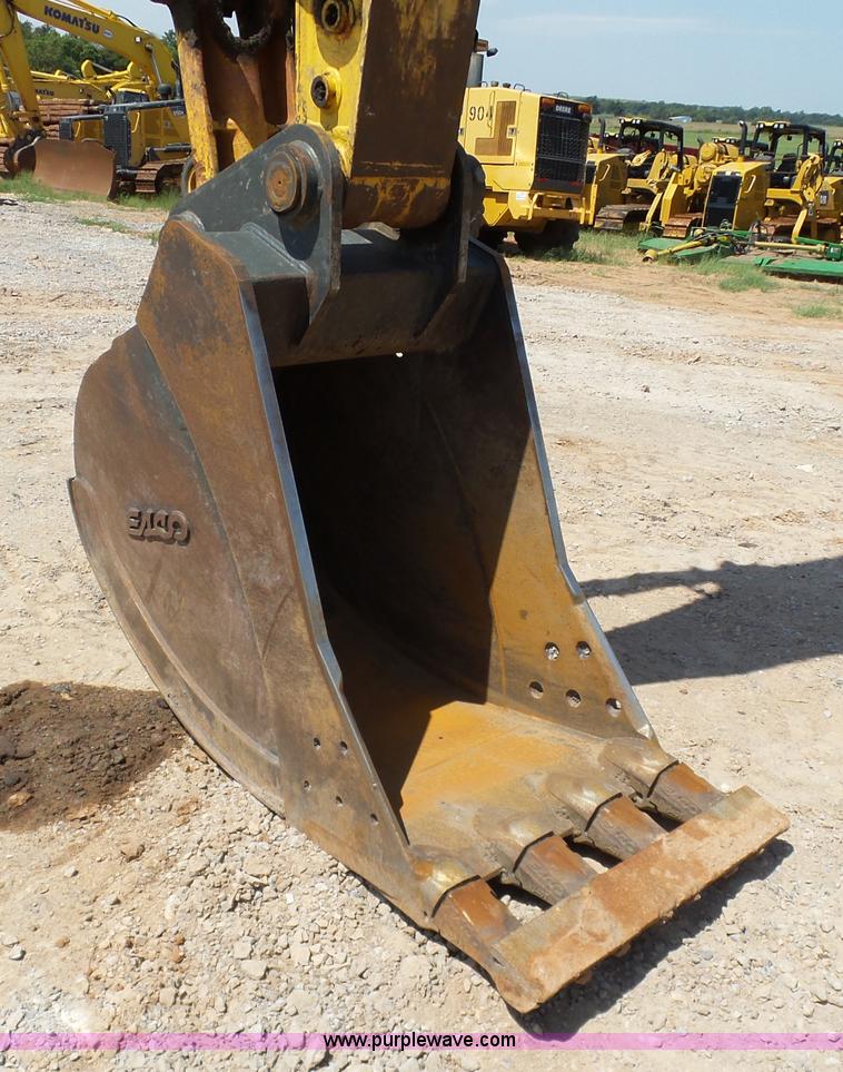 image for item K7030 2011 Komatsu PC220LC-8 excavator