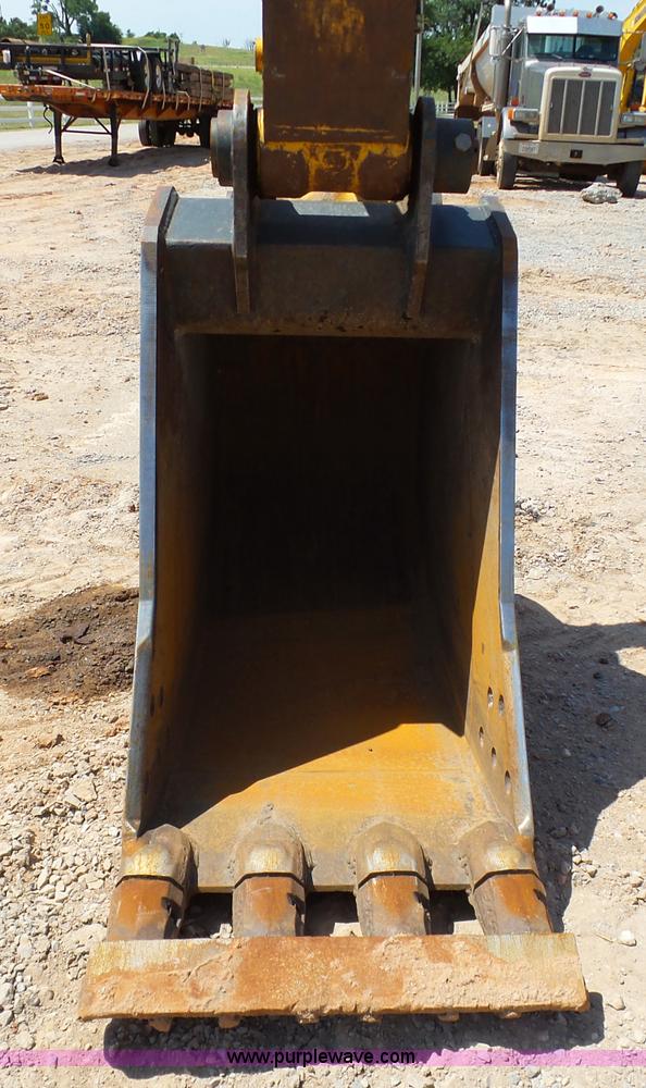 image for item K7030 2011 Komatsu PC220LC-8 excavator