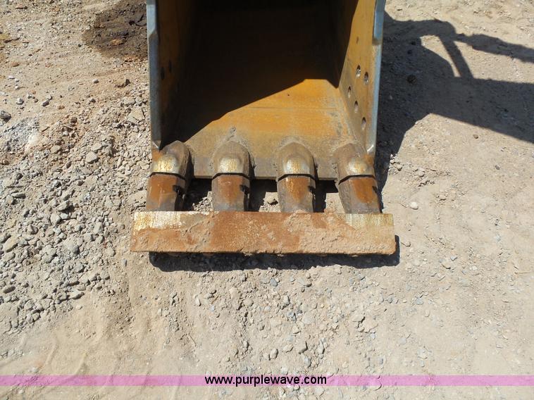 image for item K7030 2011 Komatsu PC220LC-8 excavator