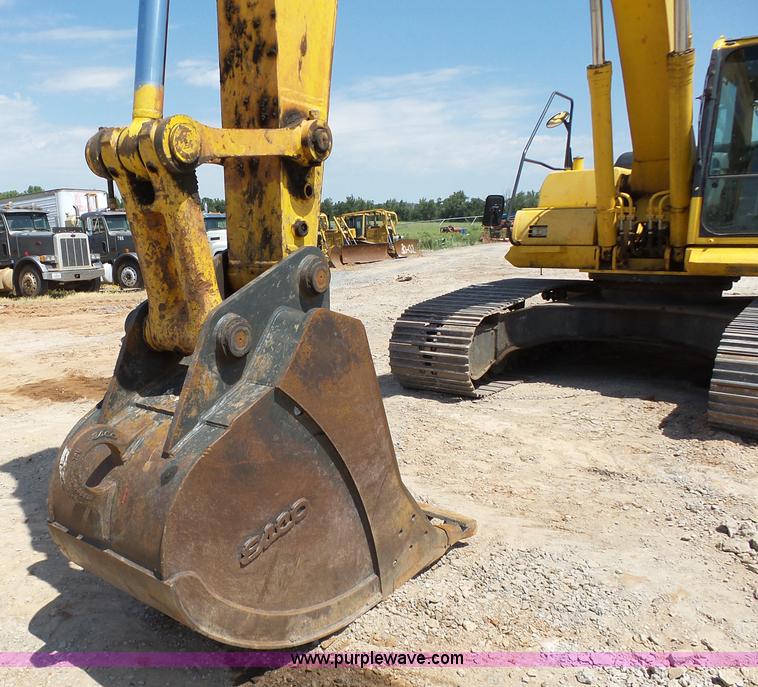 image for item K7030 2011 Komatsu PC220LC-8 excavator