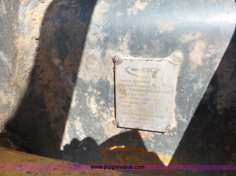 image for item K7030 2011 Komatsu PC220LC-8 excavator