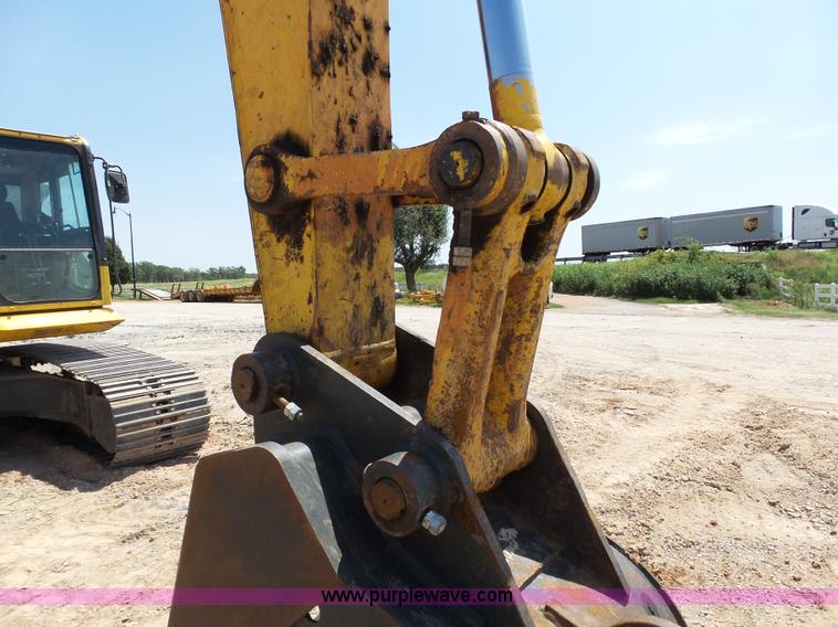image for item K7030 2011 Komatsu PC220LC-8 excavator
