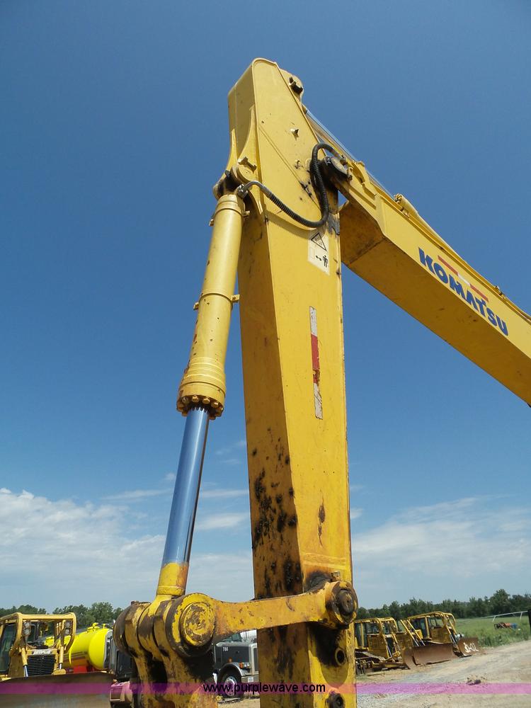image for item K7030 2011 Komatsu PC220LC-8 excavator