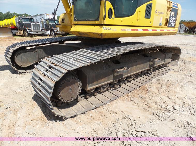 image for item K7030 2011 Komatsu PC220LC-8 excavator