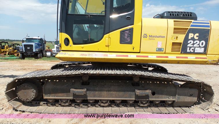 image for item K7030 2011 Komatsu PC220LC-8 excavator