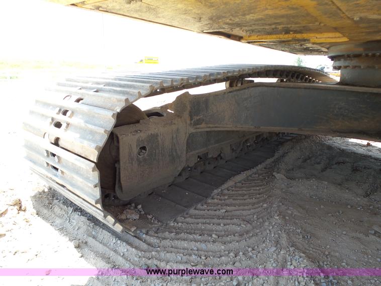 image for item K7030 2011 Komatsu PC220LC-8 excavator
