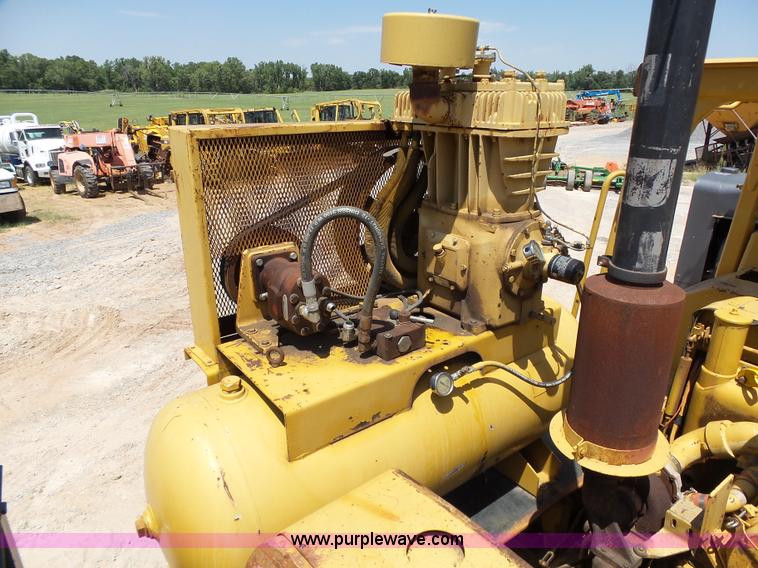 image for item K7031 1984 Caterpillar D6D dozer/tack rig