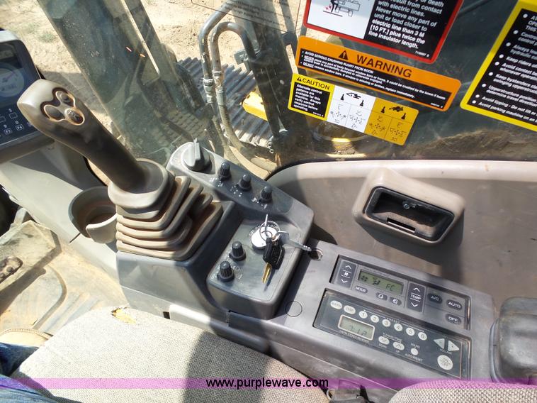 image for item K7034 2012 John Deere 200D LC excavator