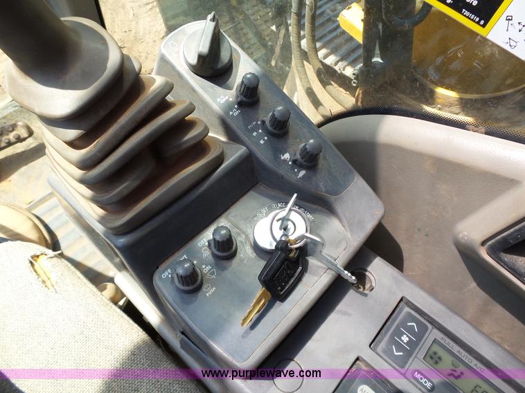 image for item K7034 2012 John Deere 200D LC excavator