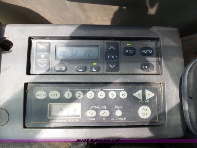 image for item K7034 2012 John Deere 200D LC excavator