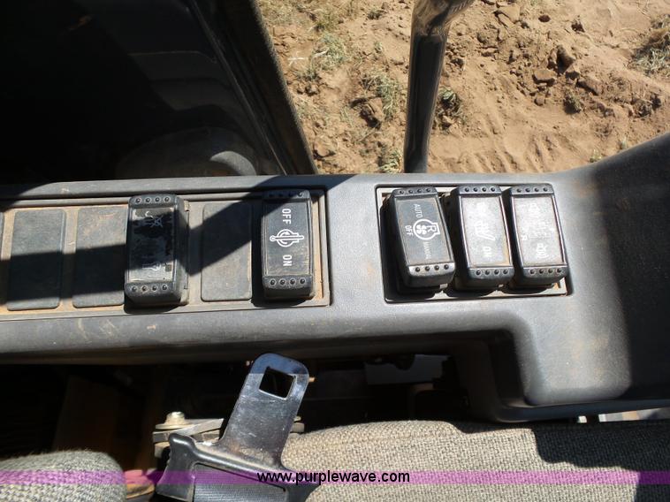 image for item K7034 2012 John Deere 200D LC excavator