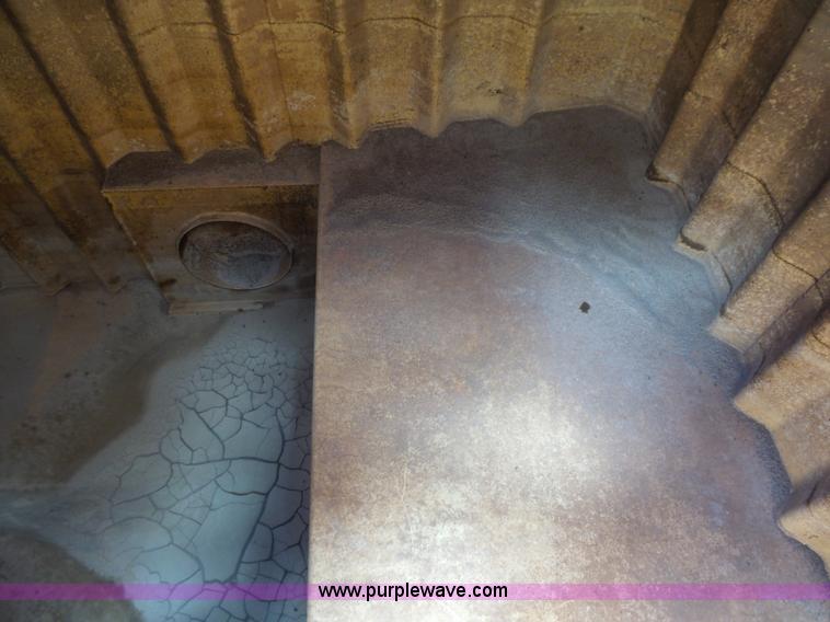 image for item K7035 2011 shop built frac tank trailer