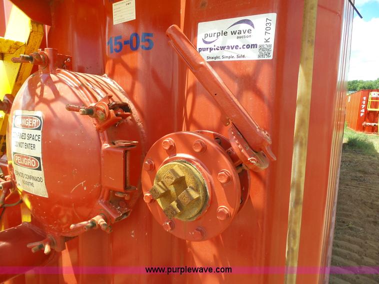 image for item K7037 2011 shop built frac tank trailer