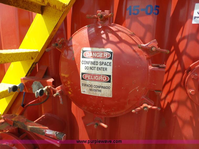 image for item K7037 2011 shop built frac tank trailer