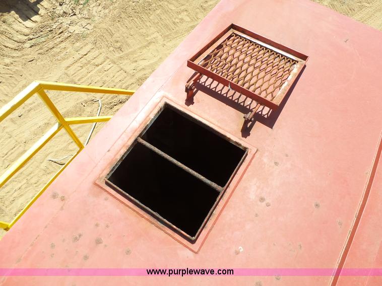 image for item K7037 2011 shop built frac tank trailer