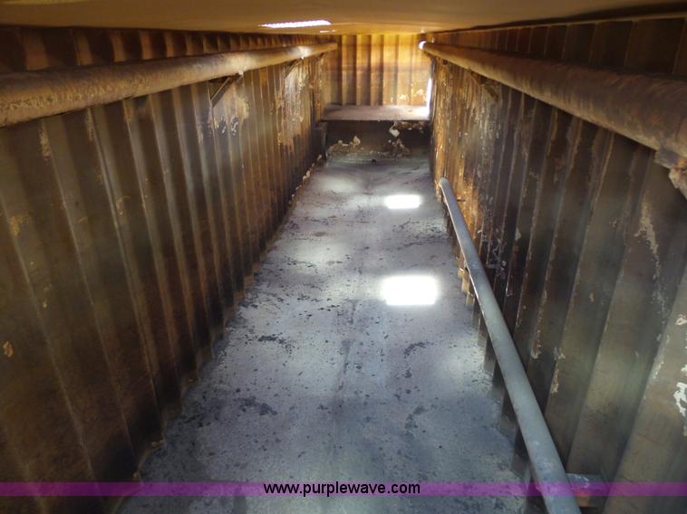image for item K7037 2011 shop built frac tank trailer