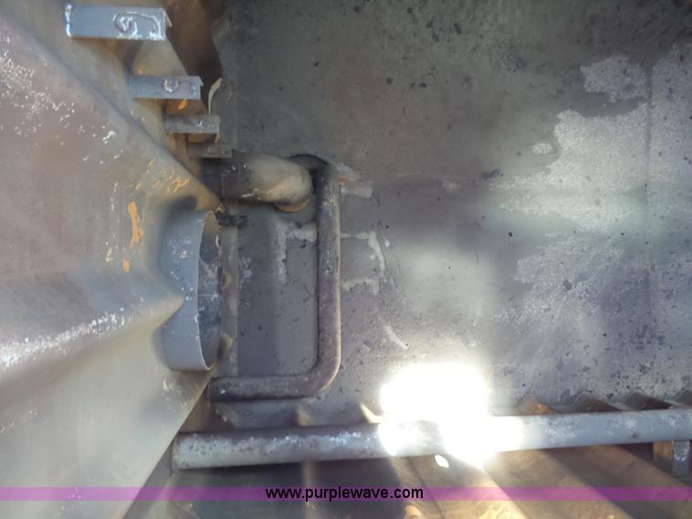 image for item K7037 2011 shop built frac tank trailer