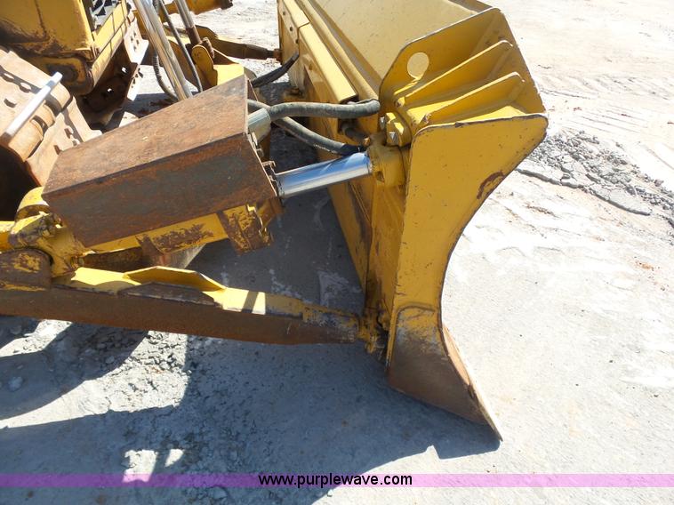 image for item K7038 2006 Caterpillar D6R XL Series III dozer