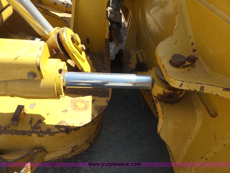 image for item K7039 2007 Caterpillar D6T XL dozer