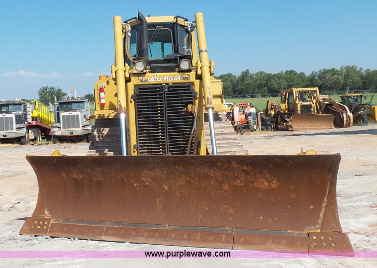 image for item K7040 2006 Caterpillar D6R Series III dozer