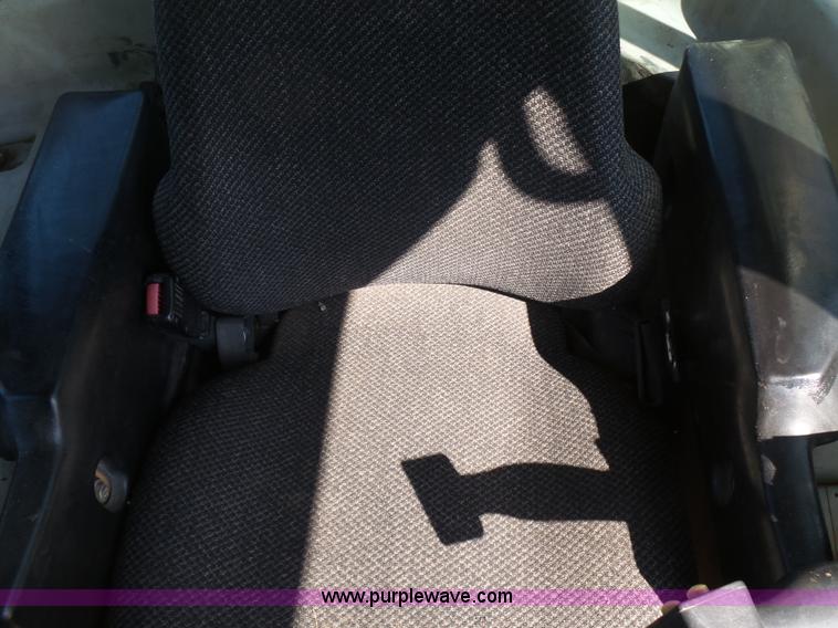 image for item K7040 2006 Caterpillar D6R Series III dozer