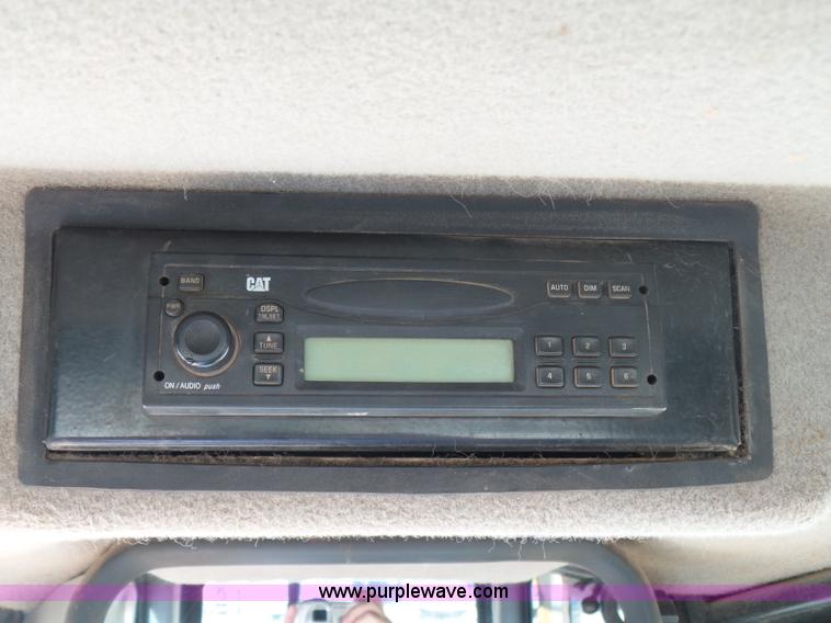 image for item K7040 2006 Caterpillar D6R Series III dozer