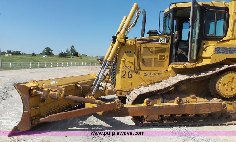 image for item K7040 2006 Caterpillar D6R Series III dozer