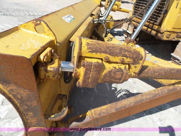 image for item K7040 2006 Caterpillar D6R Series III dozer