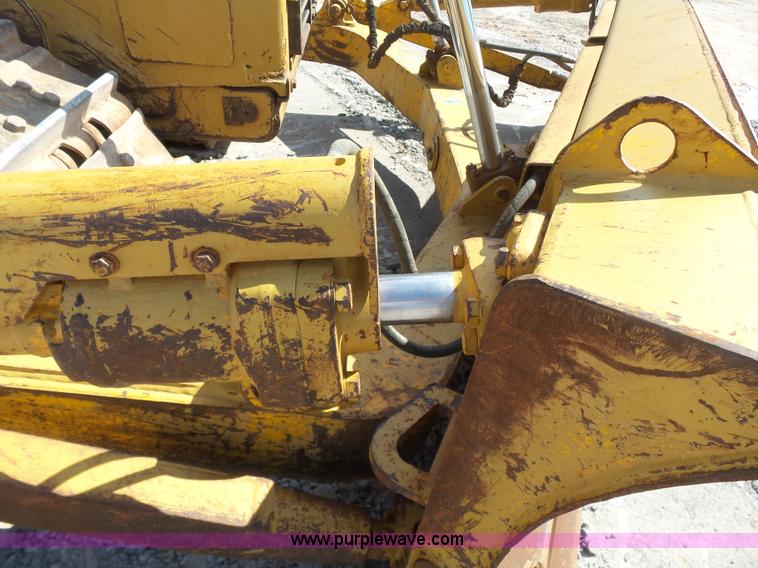 image for item K7040 2006 Caterpillar D6R Series III dozer