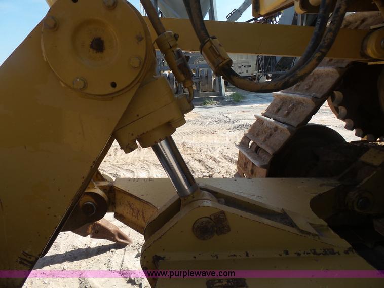 image for item K7040 2006 Caterpillar D6R Series III dozer