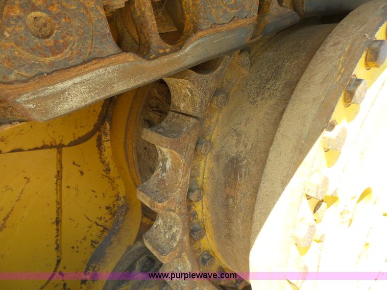 image for item K7040 2006 Caterpillar D6R Series III dozer