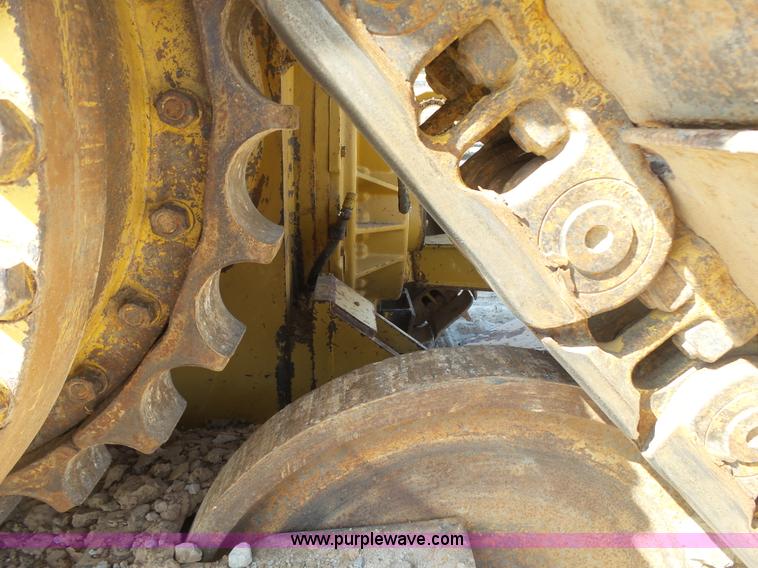 image for item K7040 2006 Caterpillar D6R Series III dozer