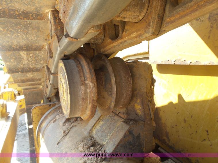 image for item K7040 2006 Caterpillar D6R Series III dozer