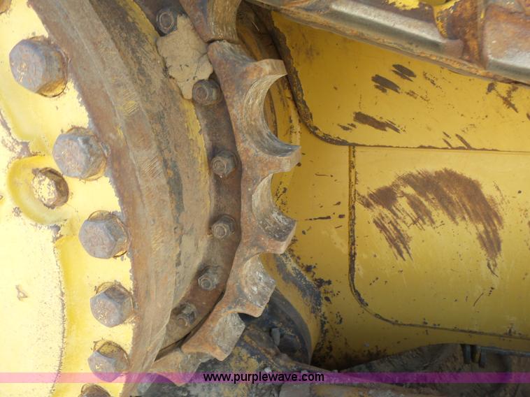 image for item K7040 2006 Caterpillar D6R Series III dozer